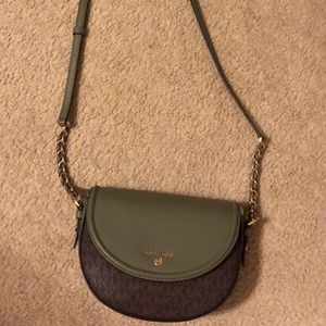 Michael Kors crops body purse